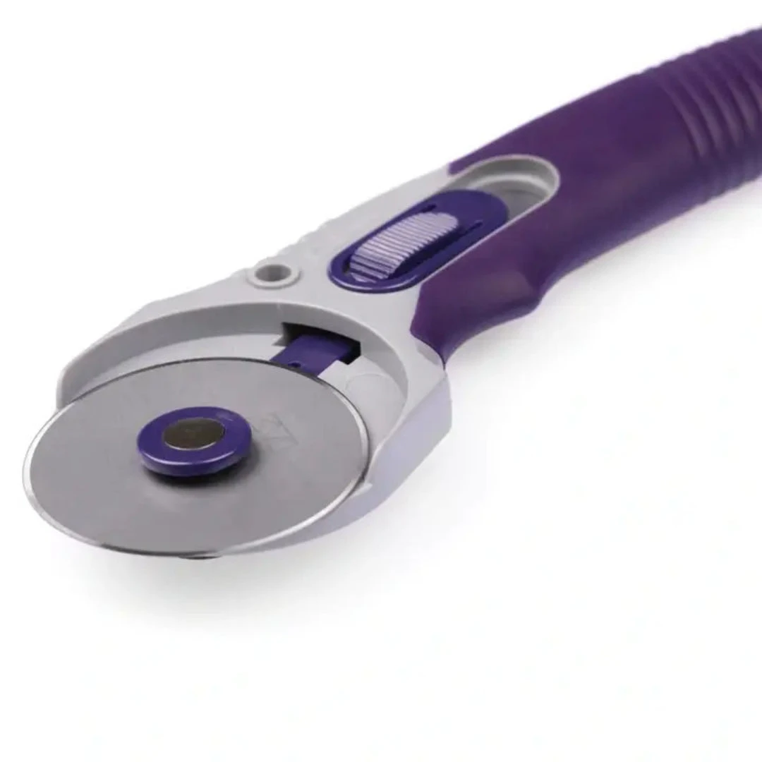 Prym 45mm Rotary Cutter With Multiple Blades Rotary & Cutting Tools 5 Prym 45mm Rotary Cutter With Multiple Blades Rotary & Cutting Tools