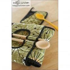 Indygo Junction Home & Storage Casserole Carry-All Kitchen Pattern